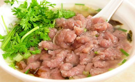 学习正宗瘦肉丸小吃师傅从基础教起