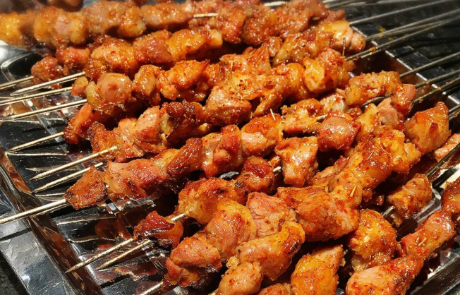 正宗特色烤羊肉串在北京哪里有学